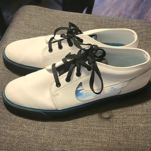 Nike Toki Low Leather N7